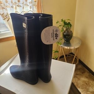 Weatherproof Boots